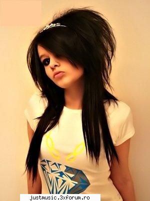 IuBiRE sAu MoFT? - May(17) - Miss Fite din ultimul an de liceu. Este - � Fan-Fiction �
