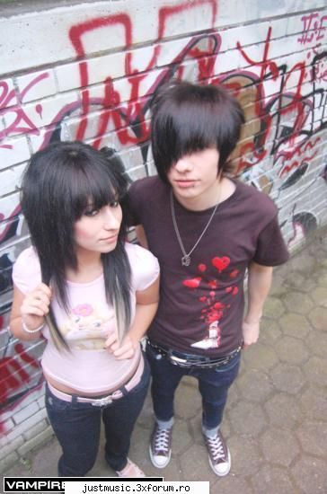IuBiRE sAu MoFT? - Izzy(17) si Mike(17) sunt frati gemeni - � Fan-Fiction �